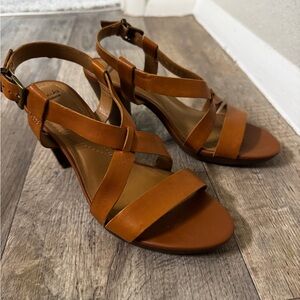 Clarks Women's Tan Sandals